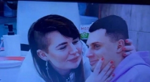 Жена Иосифа Оганесяна поцеловала свободного Барзикова